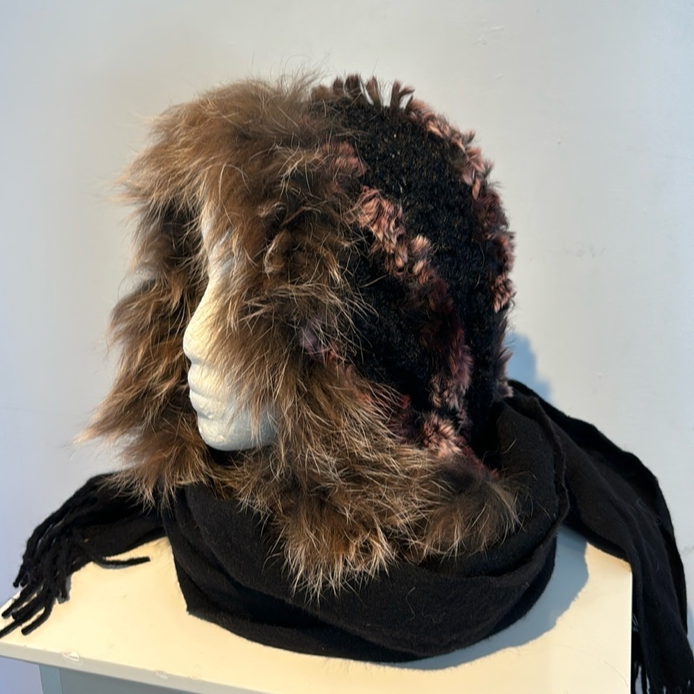 Dino Gaspari Montreal wool/cashmere genuine fur hooded scarf